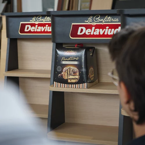 Mobiliario a medida para marcas. Proyecto El Almendro y Delaviuda.