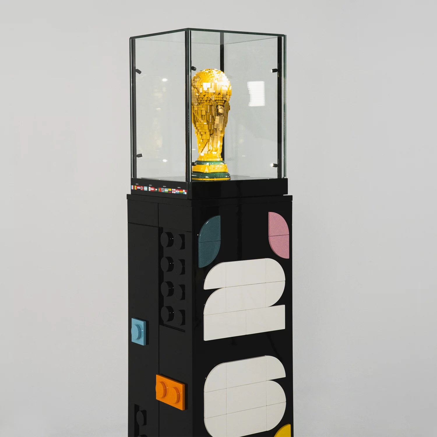 Vitrina premium a medida para la FIFA World Cup 2026™ by LEGO®
