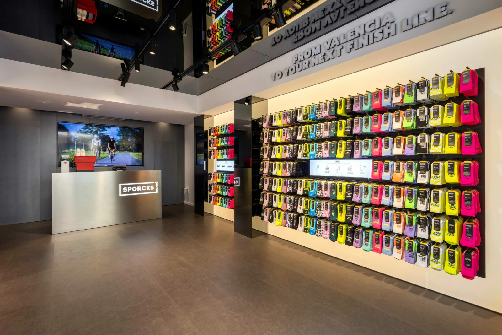 Mobiliario para tienda de deporte