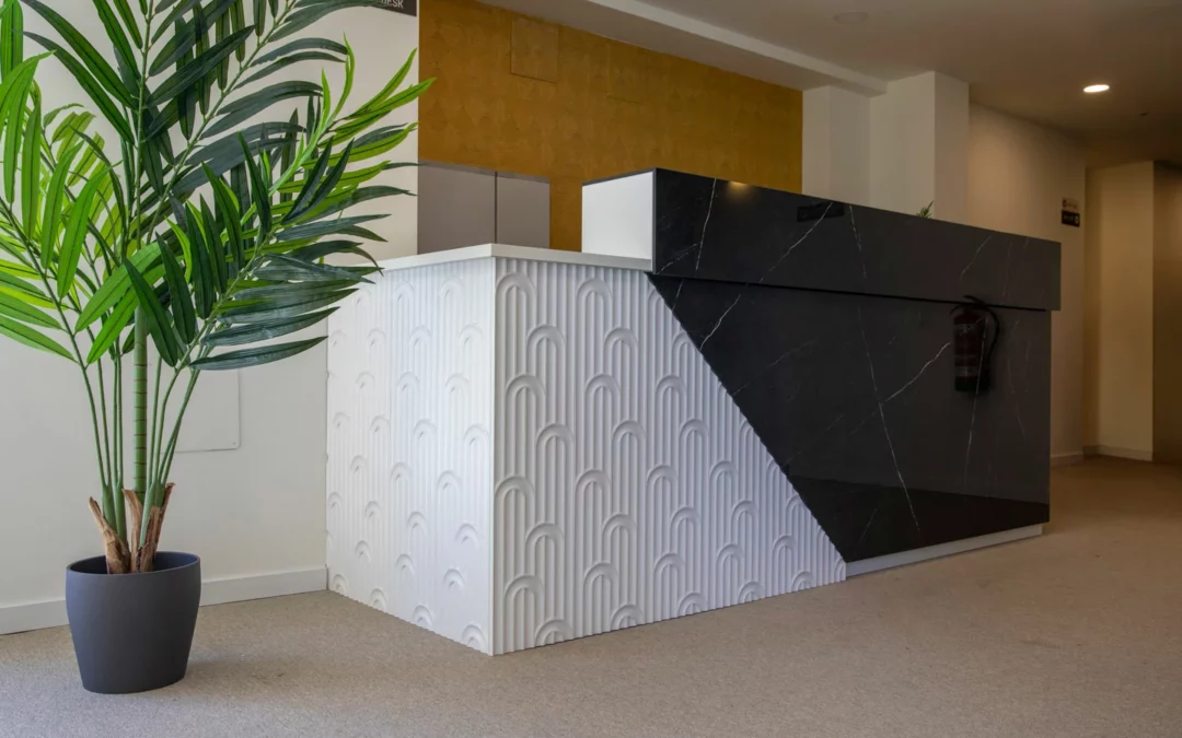 Claves para un mostrador de recepción hotelero funcional